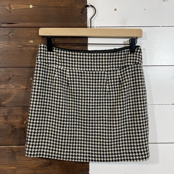 Banana Republic Dresses & Skirts - Banana Republic Women's Size 2P‎ Wool Mini Skirt Lined Dark Academia